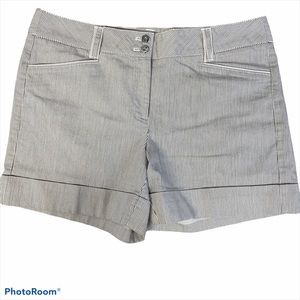 4/$20💎WHBM Shorts 4